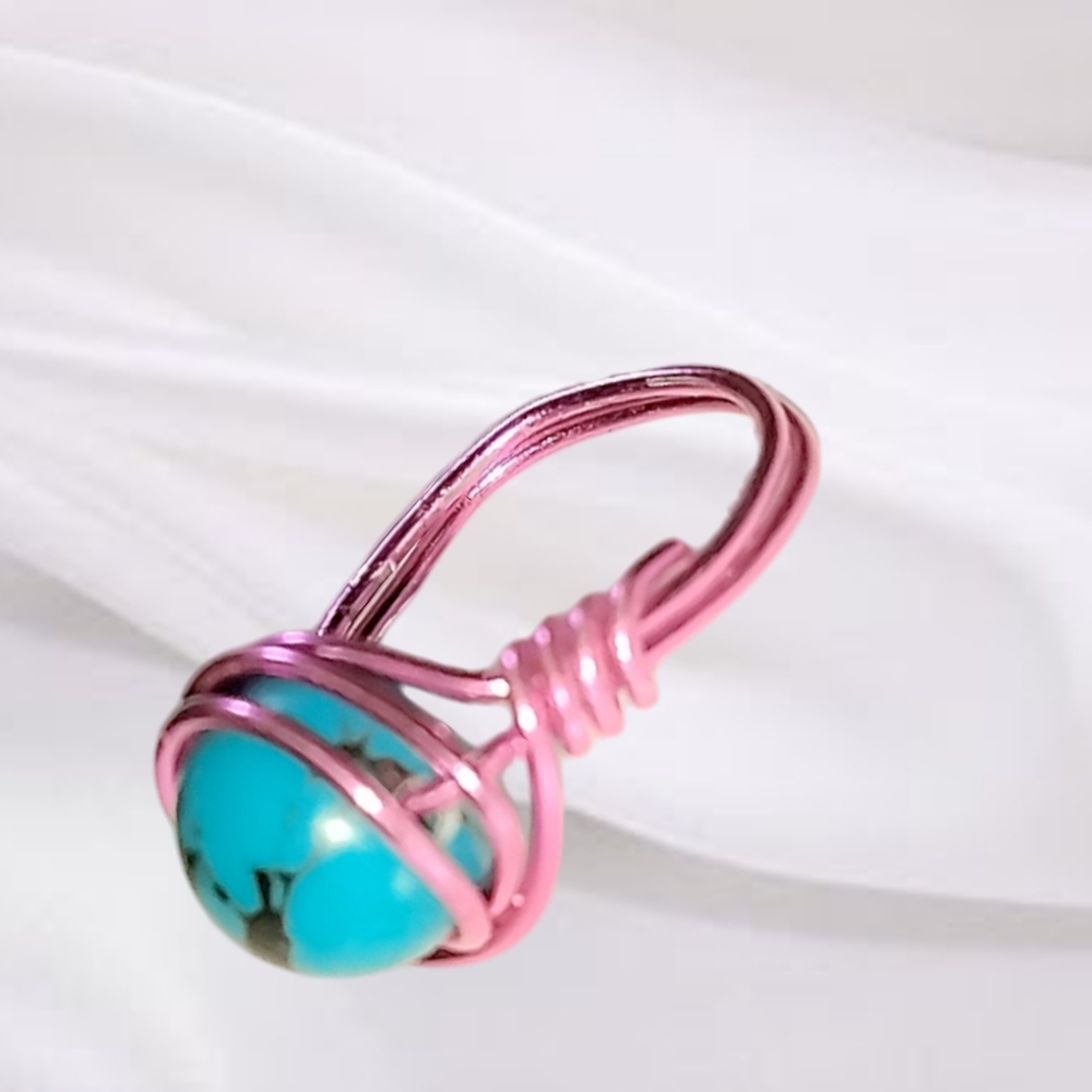 🌲10/$20. Wired Ring w/Blue & Black Reconstituted Turquoise Stone - Picture 3 of 7